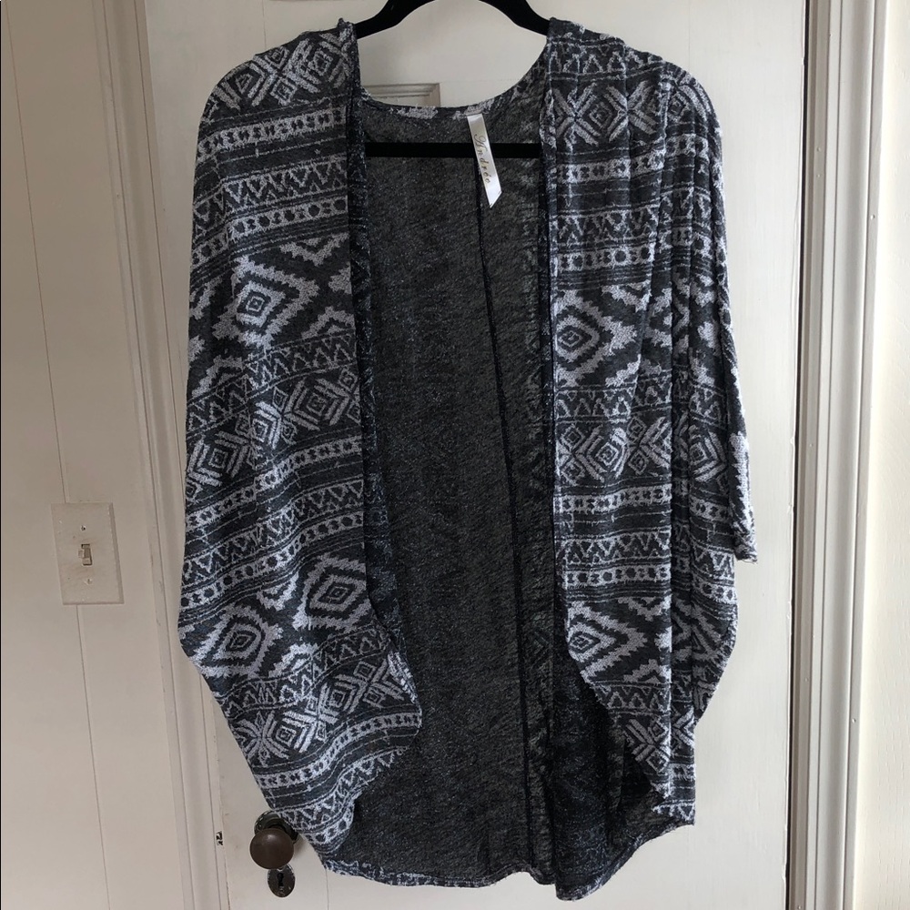 Andree Gray Open-Front Aztec Pattern Cardigan